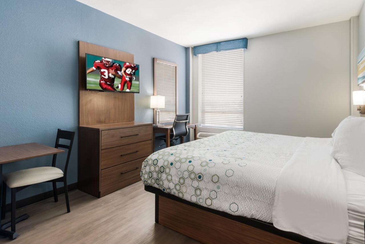 Hometowne Studios By Red Roof Newport News - Hampton West Ngoại thất bức ảnh